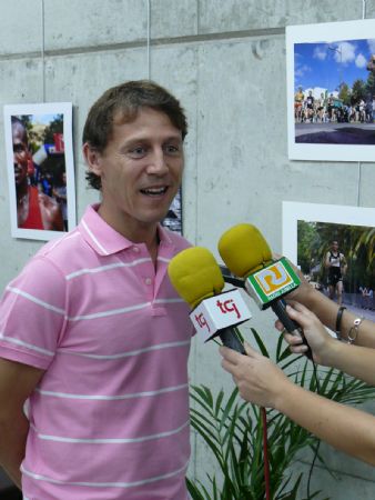 LA CONCEJALA DE DEPORTES ENTREG LOS PREMIOS DEL LOGOTIPO Y DE FOTOGRAFAS DE LA II MEDIA MARATN