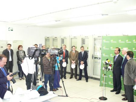 EL ALCALDE DE JUMILLA,  EL CONSEJERO DE INVESTIGACIN Y UN REPRESENTANTE DE IBERDROLA HAN INAUGURADO LA NUEVA SUBESTACIN