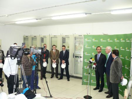 EL ALCALDE DE JUMILLA,  EL CONSEJERO DE INVESTIGACIN Y UN REPRESENTANTE DE IBERDROLA HAN INAUGURADO LA NUEVA SUBESTACIN