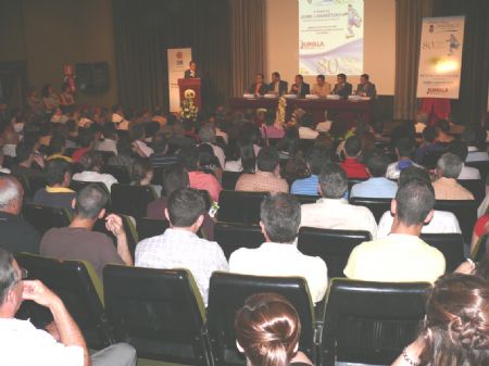 MS DE 300 PERSONAS ASISTIERON A LA PRESENTACIN DEL LIBRO HISTORIA DEL JUMILLA C.F., 80 AOS DE UNA PASIN