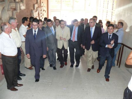 MS DE 300 PERSONAS ASISTIERON A LA PRESENTACIN DEL LIBRO HISTORIA DEL JUMILLA C.F., 80 AOS DE UNA PASIN