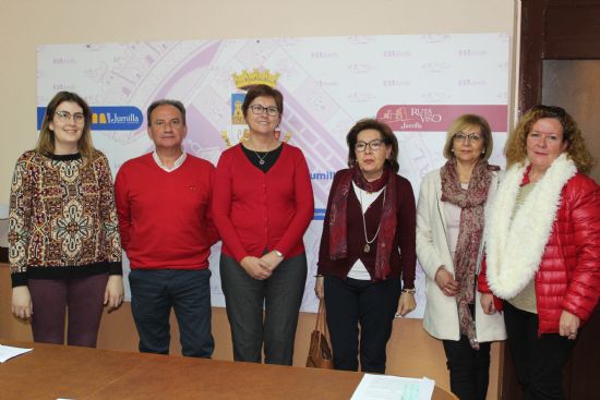 Firmados los convenios de Ayuntamiento y Aguas de Jumilla con la AECC