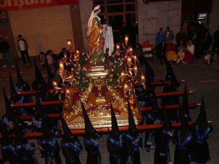 LA PROCESIN DEL RESUCITADO PUSO EL PUNTO FINAL A UNA SEMANA SANTA QUE HA DESTACADO POR LA GRAN ASISTENCIA DE PBLICO