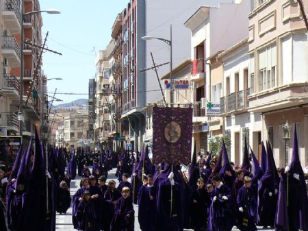 LA PROCESIN DEL RESUCITADO PUSO EL PUNTO FINAL A UNA SEMANA SANTA QUE HA DESTACADO POR LA GRAN ASISTENCIA DE PBLICO