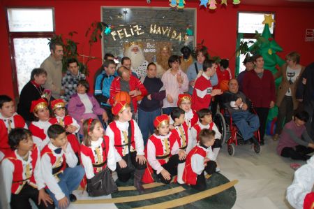 SUS MAJESTADES LOS REYES MAGOS DE ORIENTE REPARTIERON MILES DE REGALOS A LOS NIOS Y NIAS DE JUMILLA