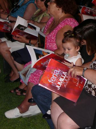 CASI MEDIO MILLAR DE PERSONAS ASISTI A LA PRESENTACIN DEL LIBRO OFICIAL DE LA FERIA Y FIESTAS 2009