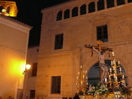 EL SANTSIMO CRISTO DEL PERDN, PORTADO POR MIEMBROS DE LA COFRADA CRISTO DE LA SANGRE, PRESIDI EL VIACRUCS 