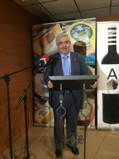 El alcalde preside la entrega de premios de la Ruta de la Tapa Vino Y Queso sabe a Beso