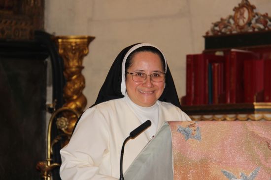 La hermana Azucena Cisneros pronuncia en Santiago el Pregn de la Asuncin