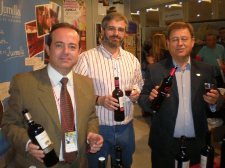 JUMILLA Y SU RUTA DEL VINO DESPERTARON GRAN INTERS EN LA FERIA TURISMUR DE TORREPACHECO