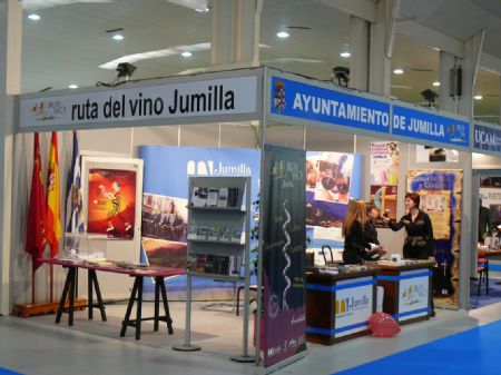 JUMILLA Y SU RUTA DEL VINO DESPERTARON GRAN INTERS EN LA FERIA TURISMUR DE TORREPACHECO