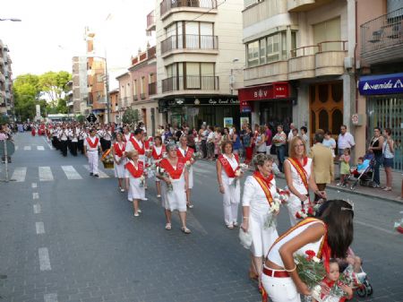 CENTENARES DE JUMILLANOS Y JUMILLANAS HICIERON SU OFRENDA DE FLORES A LA PATRONA, LA VIRGEN DE LA ASUNCIN