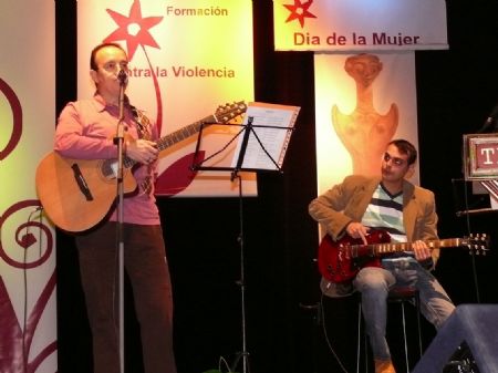 EMOTIVO ACTO DE HOMENAJE A LA MUJER JUMILLANA 2009 QUE ESTE AO ES DOLORES CUTILLAS