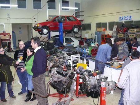 HASTA FINAL DE ESTE MES SE DESARROLLA UN TALLER DE MECNICA DENTRO DE UN PROGRAMA DE DINAMIZACIN