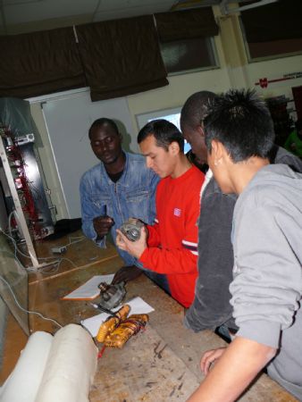 HASTA FINAL DE ESTE MES SE DESARROLLA UN TALLER DE MECNICA DENTRO DE UN PROGRAMA DE DINAMIZACIN