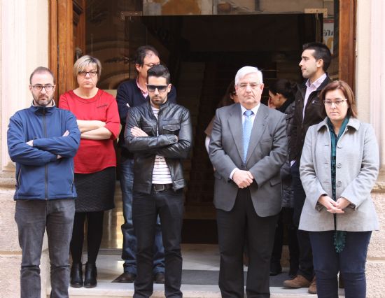 El Ayuntamiento de Jumilla guarda un minuto de silencio en memoria de las vctimas del 11-M