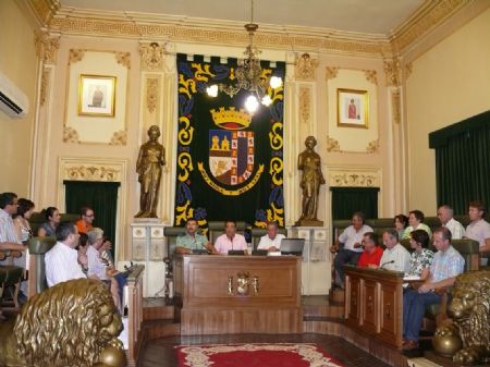EL AYUNTAMIENTO RECONOCE LA LABOR, EN JUMILLA, DEL TENIENTE DE LA GUARDIA CIVIL