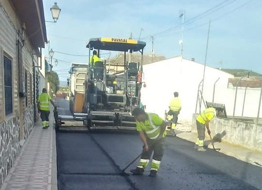 Concluyen las obras de asfaltado de varias calles de Caada del Trigo