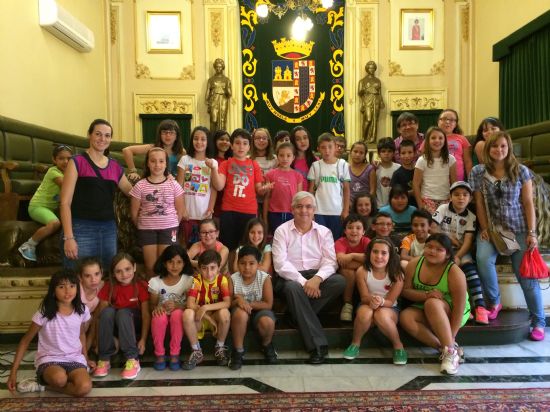 Escolares del CEIP Nuestra Seora de la Asuncin visitan el Ayuntamiento y conocen las funciones de la administracin local