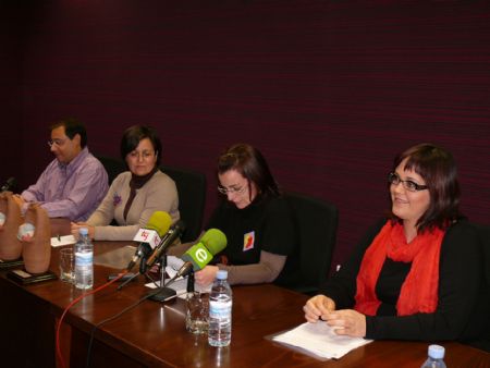 LA VOLUNTARIA ANA CAHIGELA Y AMFIJU RECOGIERON, ESTE AO, EL RECONOCIMIENTO A LA LABOR SOLIDARIA