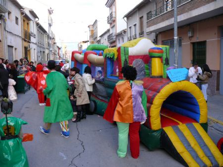 LOS NIOS FUERON LOS PROTAGONISTAS DEL DOMINGO DE CARNAVAL EN LA CALLE CALVARIO