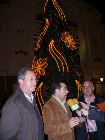 CON EL ENCENDIDO DE LA ILUMINACIN COMENZ OFICIALMENTE LA NAVIDAD EN JUMILLA