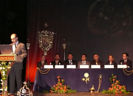 LA HERMANDAD SANTA MARA MAGDALENA PRESENT SU NUEVA IMAGEN DE SAN MIGUEL ARCNGEL