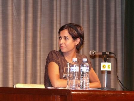 LA PERIODISTA MARA TORRES OFRECI, EN JUMILLA, UNA INTERESANTE Y AMENA CONFERENCIA