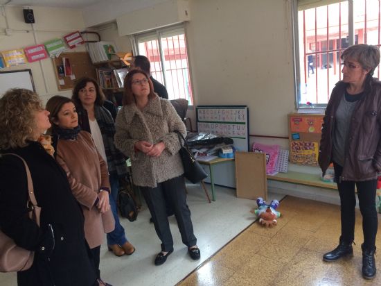 Alcaldesa y directora de Centros Educativos visitan las obras de Infantil del CEIP Prncipe Felipe
