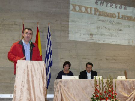 LUCES DE NEN Y FRESAS AMARGAS PARA SIEMPRE, TRABAJOS GANADORES DEL XXXI PREMIO LITERARIO CIUDAD DE JUMILLA