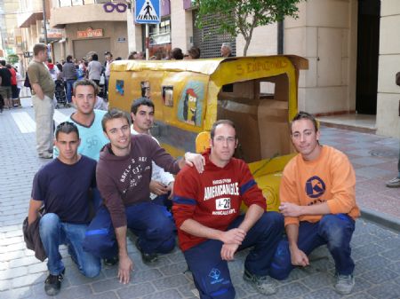 XITO DE PARTICIPACIN Y PBLICO EN LA CARRERA DE KARTS ORGANIZADA DENTRO DEL PROGRAMA EN 100DE LA NOCHE