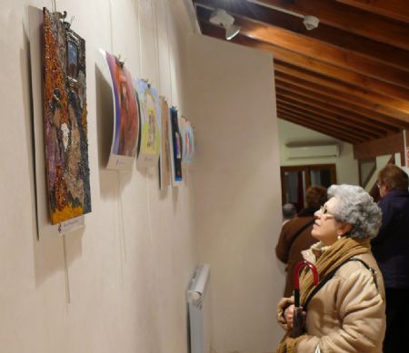 UN TOTAL DE 45 OBRAS SE PRESENTARON AL V CONCURSO DE CARTEL DE NAVIDAD QUE SE EXPONEN EN LA CASA DEL ARTESANO