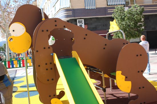 Abiertos al pblico los juegos infantiles y biosaludables de la avenida de la Libertad