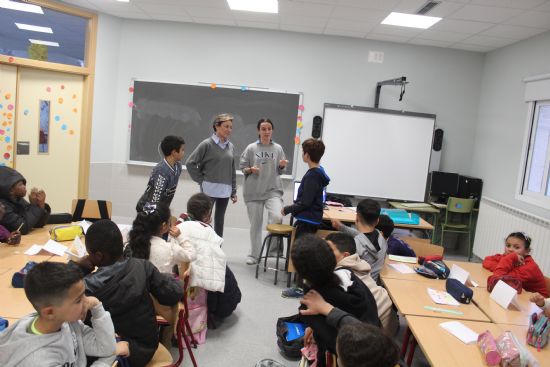 Poltica Social inicia las clases de castellano para 120 alumnos de habla rabe