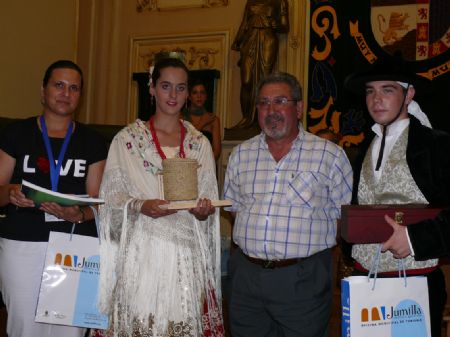 DIEZ GRUPOS TOMAN PARTE EN EL XXVIII FESTIVAL NACIONAL DE FOLKLORE CIUDAD DE JUMILLA
