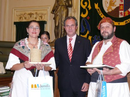 DIEZ GRUPOS TOMAN PARTE EN EL XXVIII FESTIVAL NACIONAL DE FOLKLORE CIUDAD DE JUMILLA
