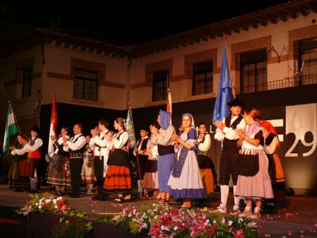 A PESAR DE LA INESTABILIDAD DEL TIEMPO, EL 29 FESTIVAL NACIONAL DE FOLKLORE LLEV A CABO SUS ACTIVIDADES