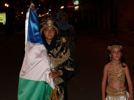 LOS DESFILES DE MOROS Y CRISTIANOS LLENARON DE COLOR Y MSICA FESTERA LAS CALLES DE JUMILLA