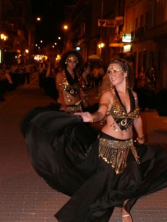 LOS DESFILES DE MOROS Y CRISTIANOS LLENARON DE COLOR Y MSICA FESTERA LAS CALLES DE JUMILLA