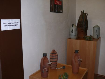 INAUGURADA EN LA CASA DEL ARTESANO UNA CURIOSA EXPOSICIN DE JUAN JESS MARTN
