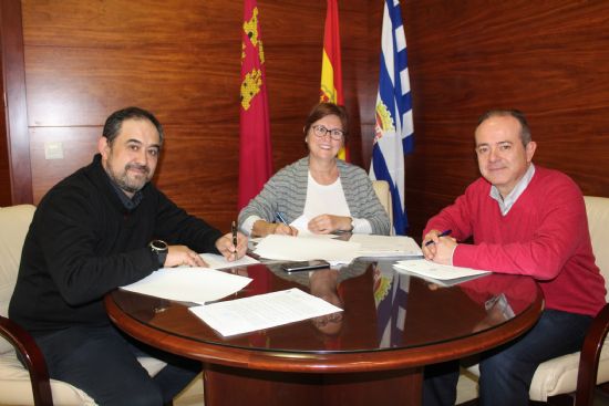 Ayuntamiento de Jumilla y Ruta del Vino firman convenio de colaboracin de 12.000 euros