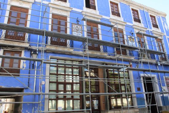 Comienzan las obras de rehabilitacin de la cubierta y entrada del Edificio Azul