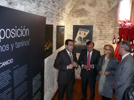 EL SECRETARIO DE ESTADO DE TURISMO Y EL ALCALDE DE JUMILLA INAUGURAN EL CASTILLO Y LAS OBRAS DEL ENTORNO