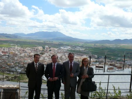 EL SECRETARIO DE ESTADO DE TURISMO Y EL ALCALDE DE JUMILLA INAUGURAN EL CASTILLO Y LAS OBRAS DEL ENTORNO