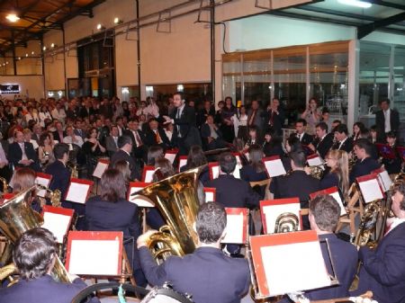 CON LA ENTREGA DE LA INSIGNIA DE ORO A ROQUE BAOS, HA COMENZADO EL II CICLO MSICA ENTRE VINOS
