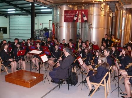 CON LA ENTREGA DE LA INSIGNIA DE ORO A ROQUE BAOS, HA COMENZADO EL II CICLO MSICA ENTRE VINOS