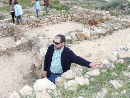 CERCA DE 70 PERSONAS PARTICIPARON EN LA VISITA A COIMBRA DEL BARRANCO ANCHO CON MOTIVO DEL DA DE LOS MONUMENTOS