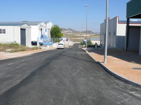 EL AYUNTAMIENTO INVIERTE 130.000 EUROS EN LAS OBRAS DE URBANIZACIN DEL POLGONO INDUSTRIAL MUNICIPAL DEL CERRO DEL CASTILLO