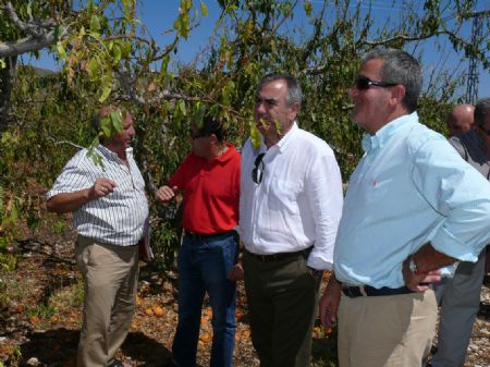 EL DELEGADO DEL GOBIERNO Y EL ALCALDE VISITAN VARIOS PARAJES AFECTADOS POR LAS LLUVIAS Y EL PEDRISCO