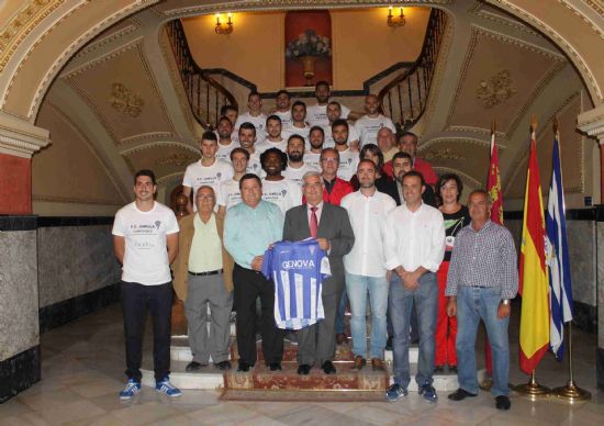 La Corporacin Municipal recibe al FC Jumilla, campen del grupo murciano de Tercera Divisin